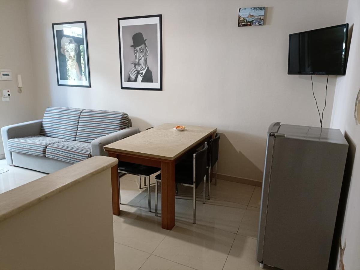 Short Lets Pescara Apartment ภายนอก รูปภาพ