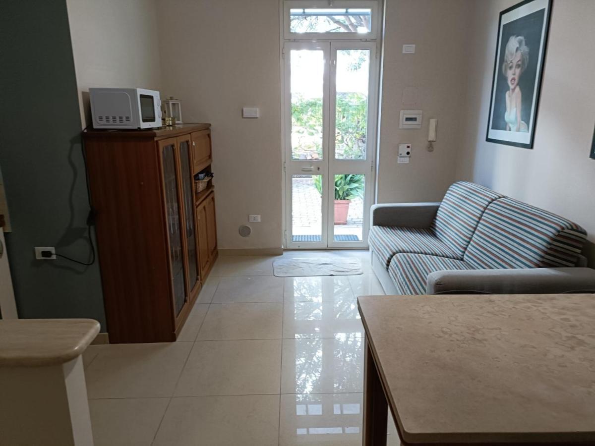Short Lets Pescara Apartment ภายนอก รูปภาพ